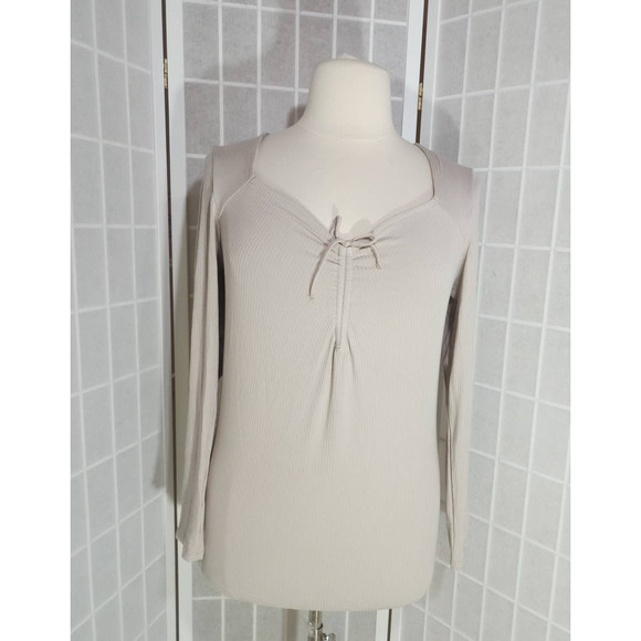 NWT Torrid Rib Sweetheart Tie Front Keyhole Top Shirt Size: 2X (18/20) - Picture 3 of 3